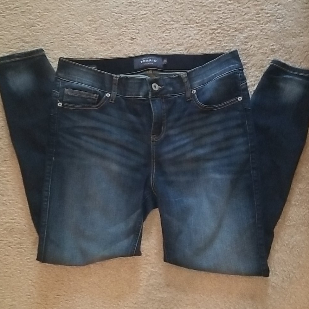 TORRID PREMIUM BOMBSHELL SKINNY STRETCH JEANS